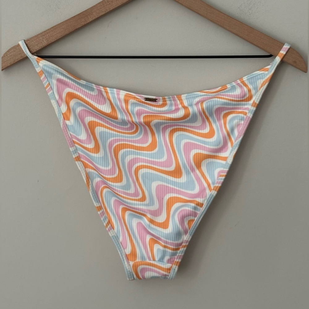 New! Hollister Bikini Bottom - Picture 2 of 8